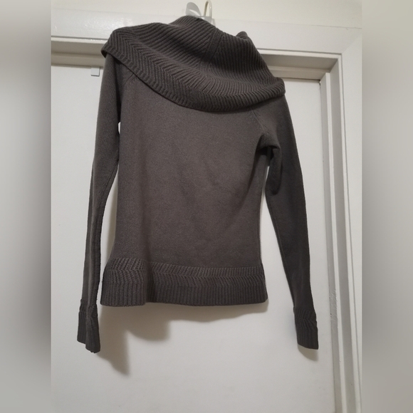 Christopher Fisher 100%cashmere sweater. Size Small. - Picture 3 of 9